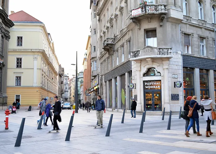 Central Apartments Budapest 酒店 *